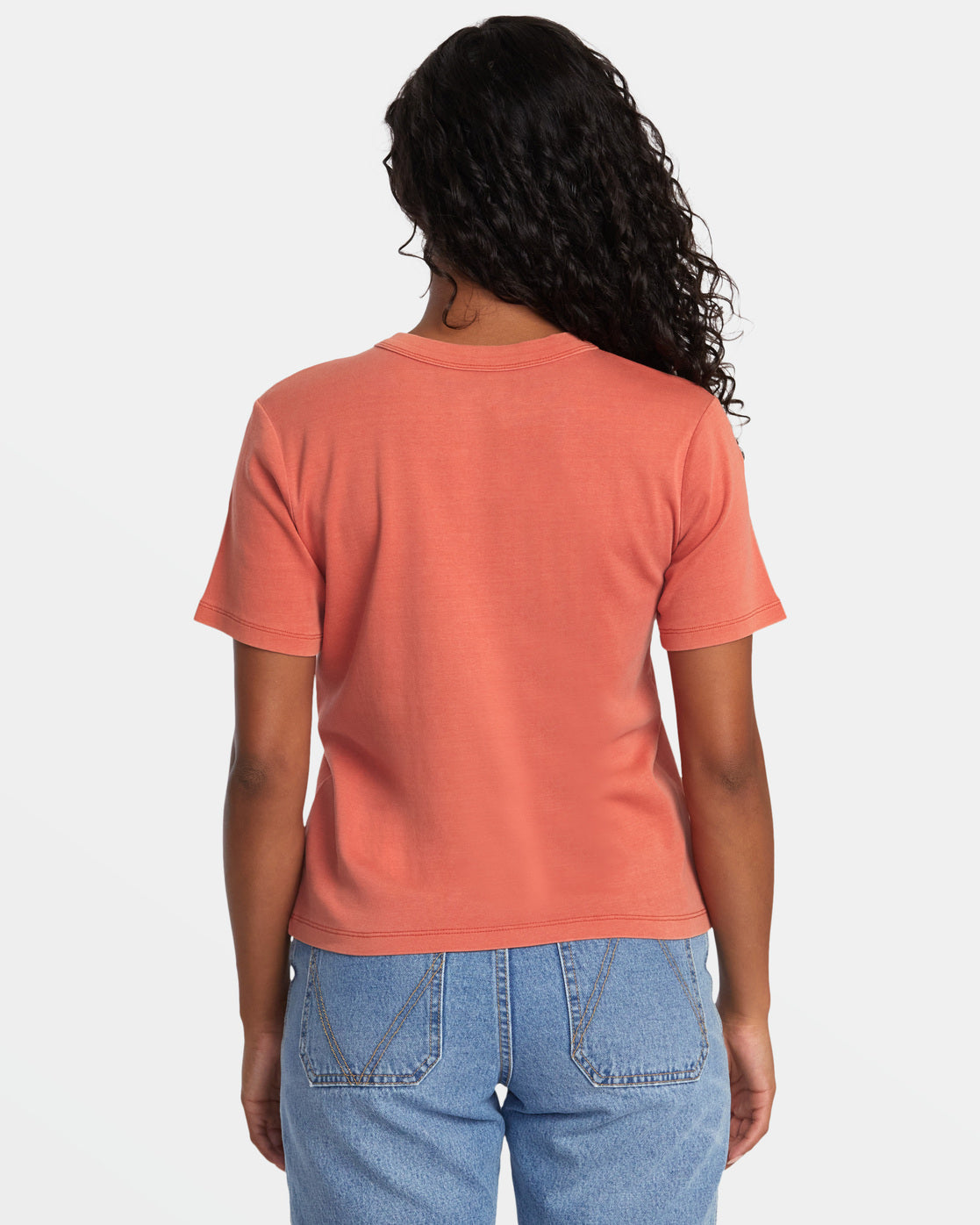 DAILY TEE