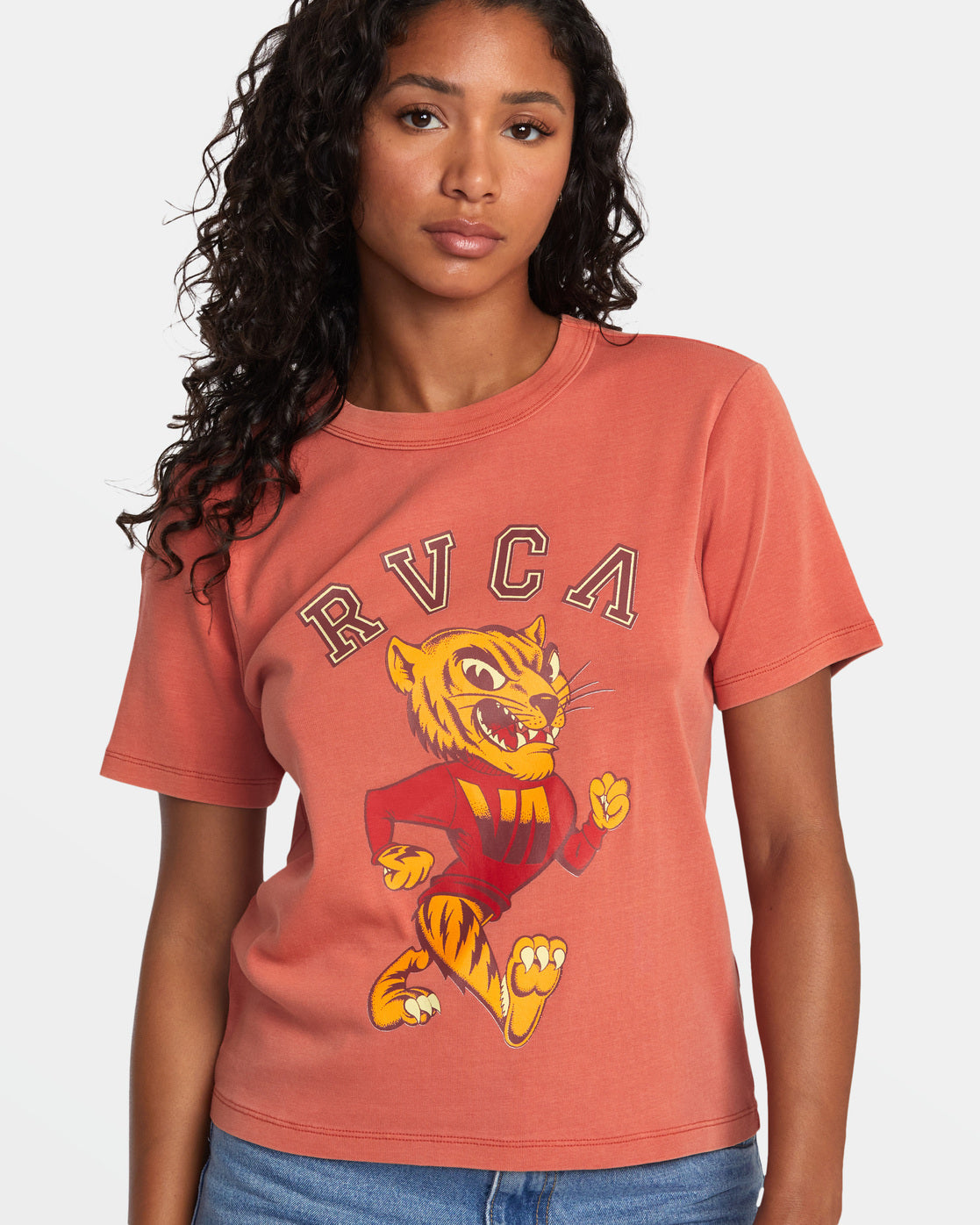 DAILY TEE