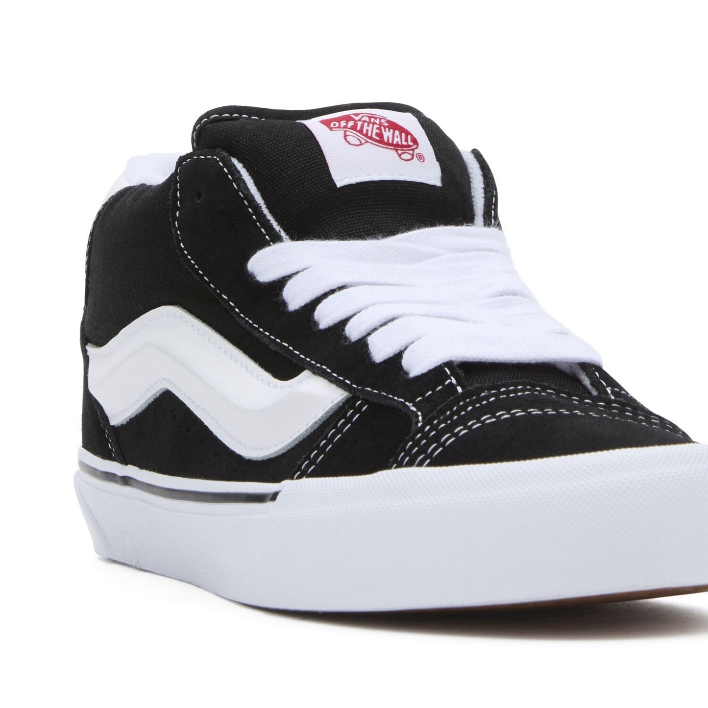 Knu Mid Black True White